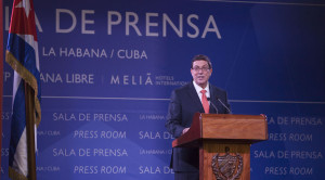 "Ninguém pode pretender Cuba tenha que renunciar a um só de seus princípios, nem a sua política externa comprometida com as causas justas do mundo e a defesa da autodeterminação dos povos" recordou Bruno Rodríguez Parrilla. 